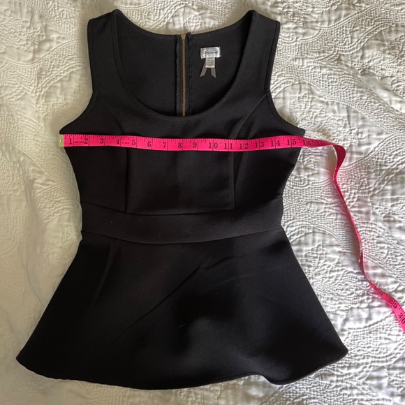 Black tank top with gold zipper - Picture 7 of 8